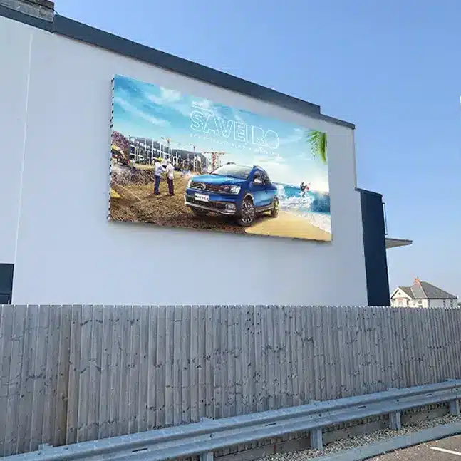 Großformatige Digital Signage-Lösung: das Outdoor DirectView LED-Display